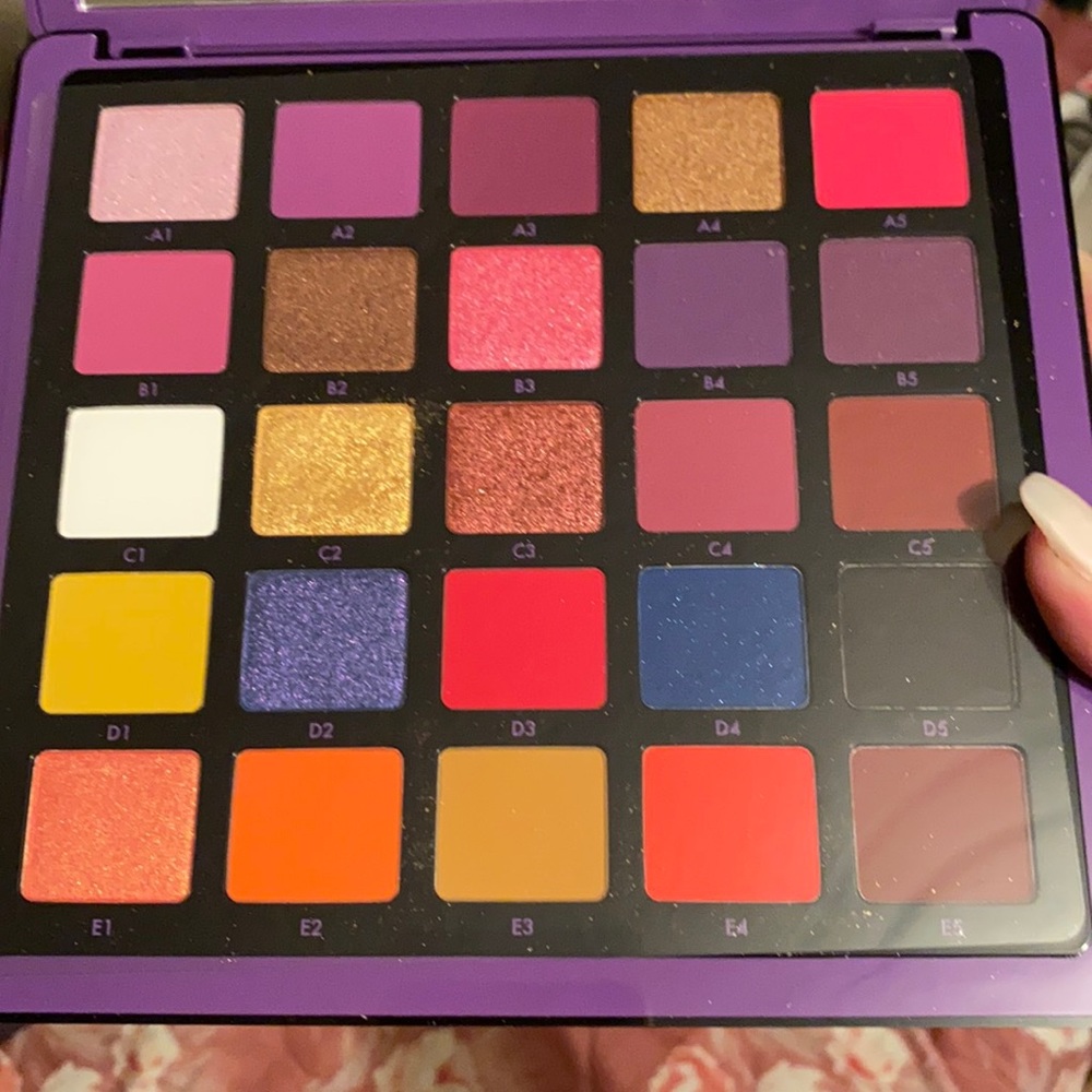 Norvina palette